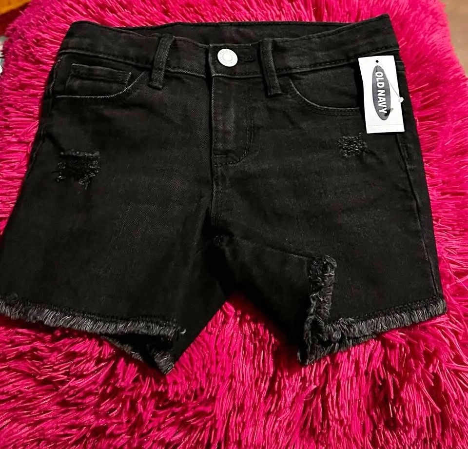GIRLS SHORTS SIZE:5T COLOUR: BLACK