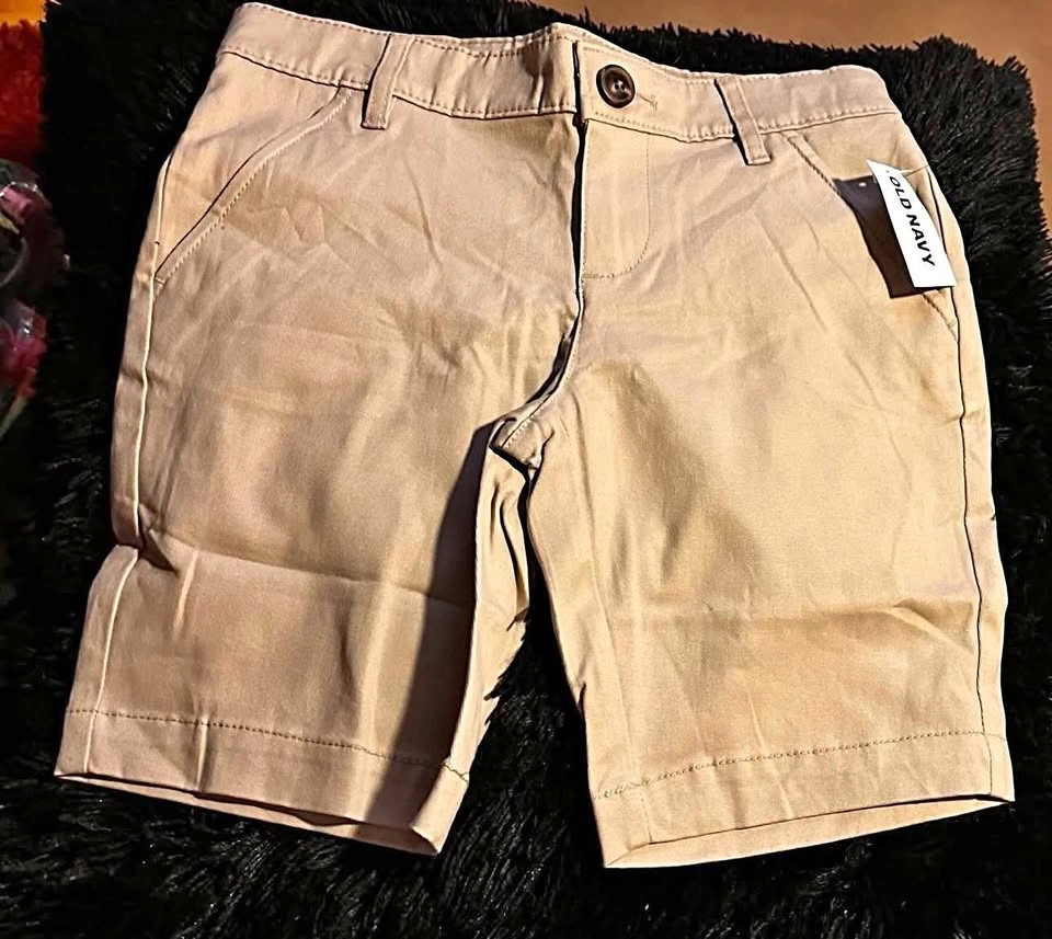GIRLS SHORTS SIZES: 8,12,14 PRICE:$20
