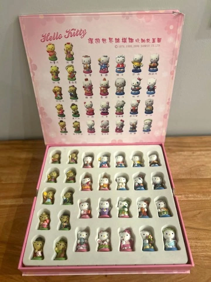 Hello Kitty Around the World 30-Piece Figurine Checkers Set - Ra