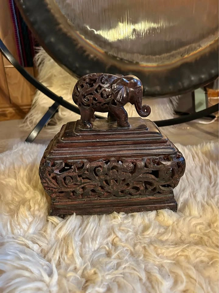 Elephant Jewellery Box – Carved Look