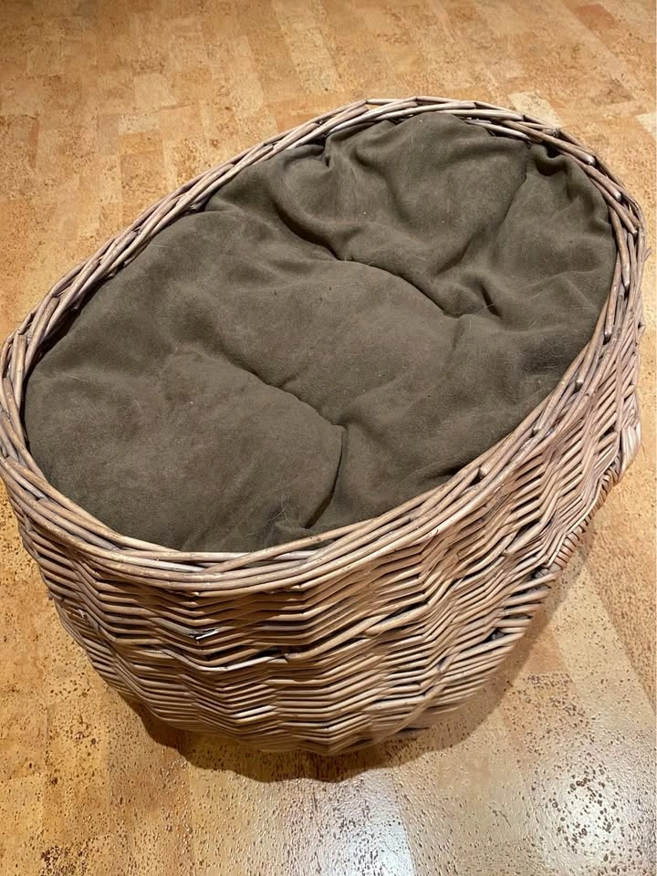 Wicker Cat Bed - Two Levels with Cushions - photo 4