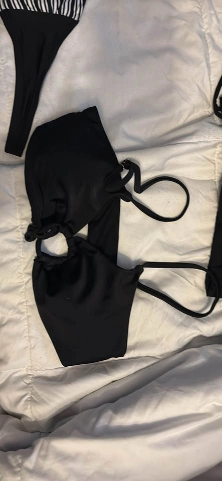 6 Bikini Tops - Size S/M - photo 4