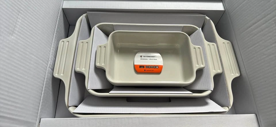 BNIB LE CREUSET Rectangular 3pcs Baking Dishes
