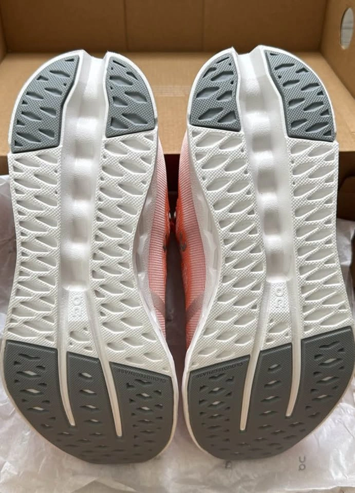 BNIB On Women’s Cloudsurfer 6.5US - photo 3
