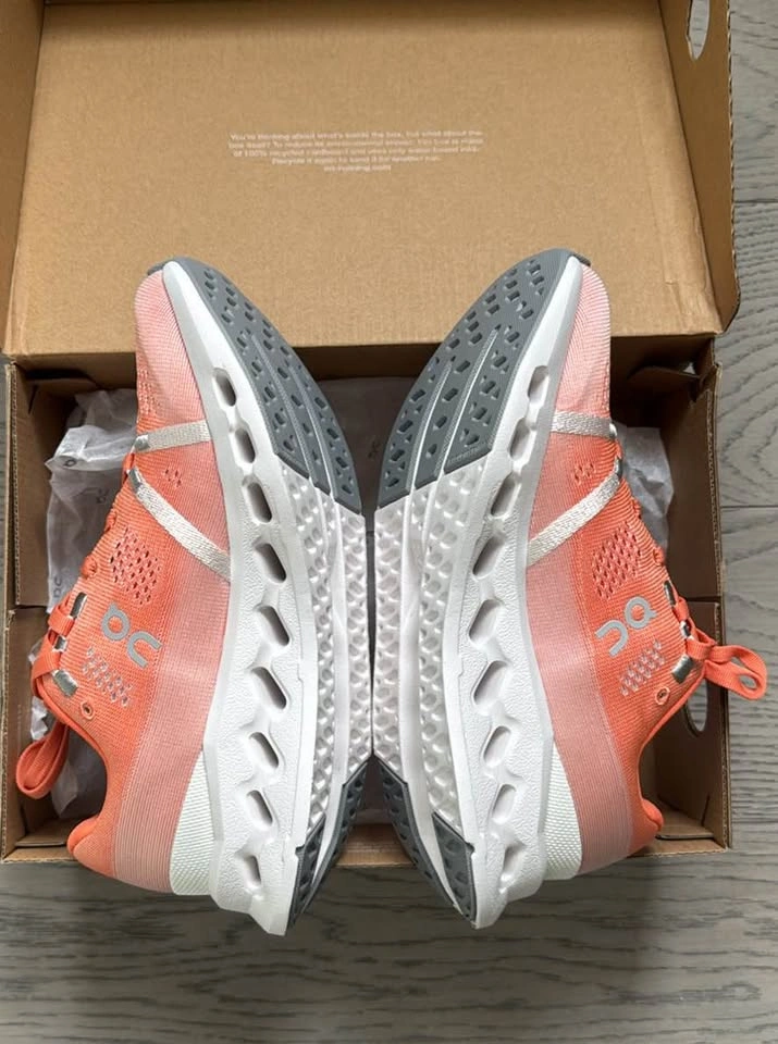 BNIB On Women’s Cloudsurfer 6.5US - photo 4