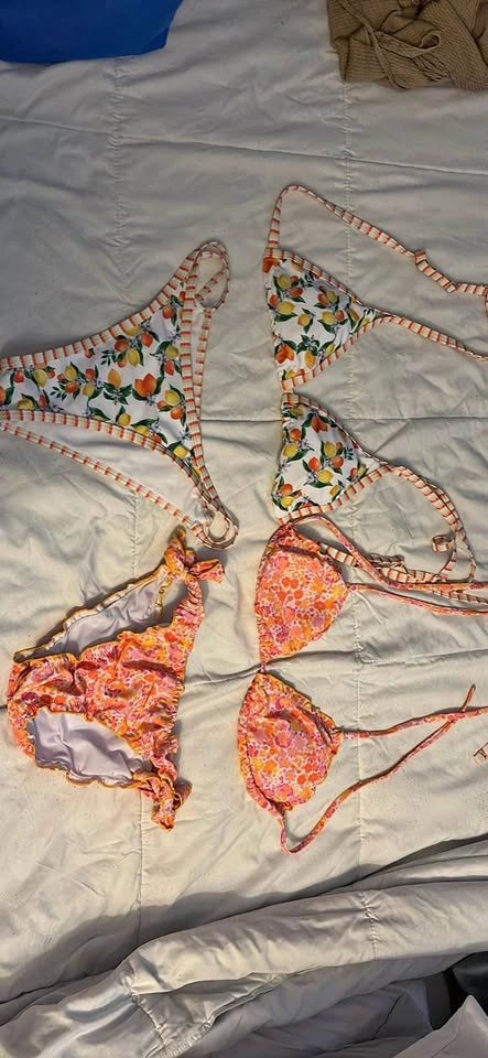 Set of 2 Bikinis / size M