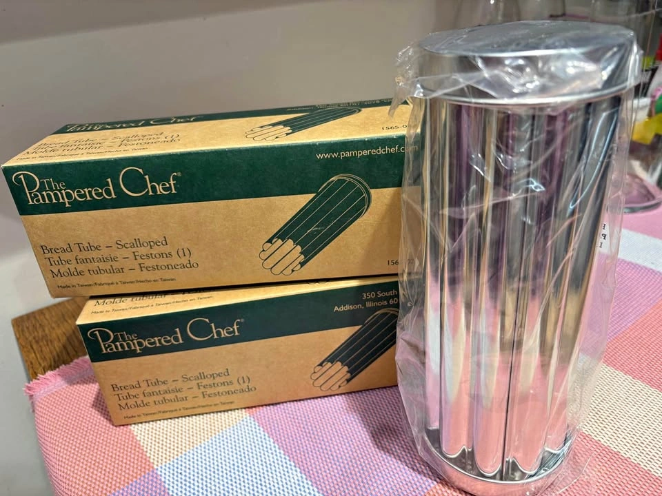 Pampered Chef Bread Tubes - Scalloped - 2 Available