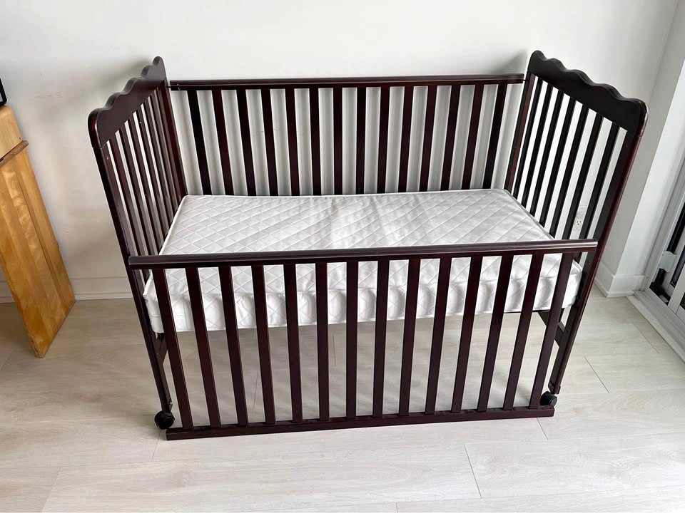 Baby Crib + Unused Mattress