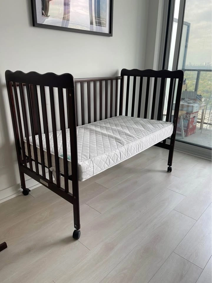 Baby Crib + Unused Mattress - photo 2