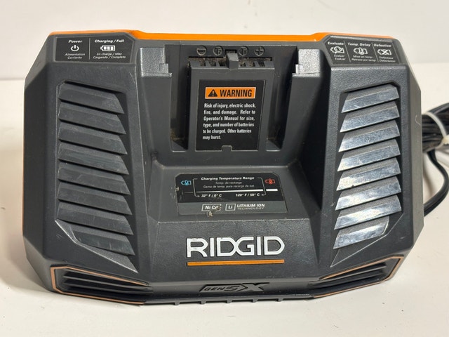 RIDGID 18V Gen5X Battery Charger R840095 - photo 3