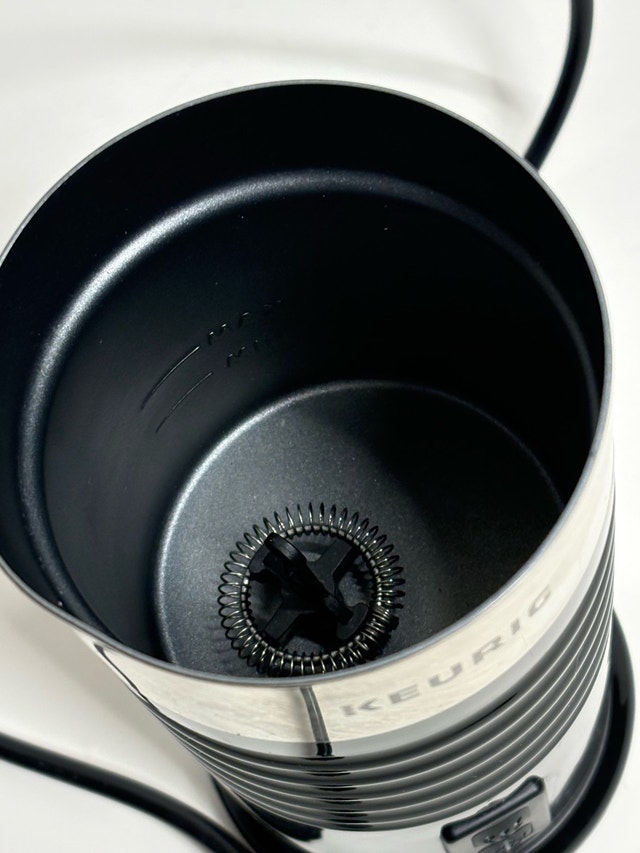 Keurig Milk Frother Hot & Cold Electric Frother - photo 5