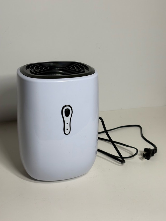 Compact Dehumidifier VS-DH07 Quiet Moisture Control