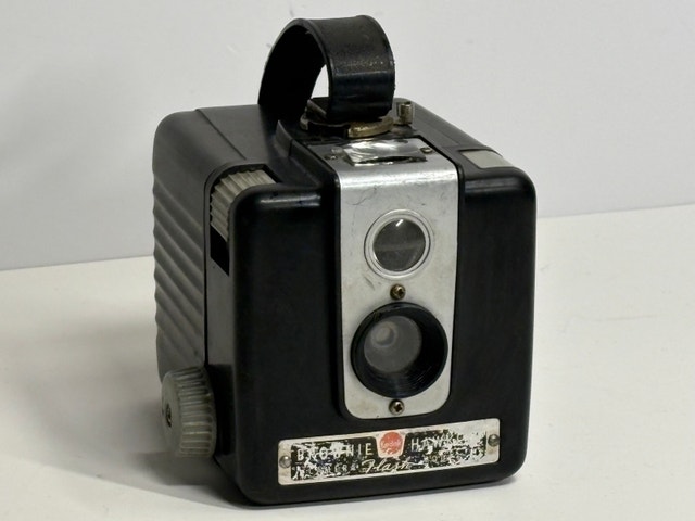 Kodak Brownie Hawkeye Flash Vintage Camera 1950s - photo 2