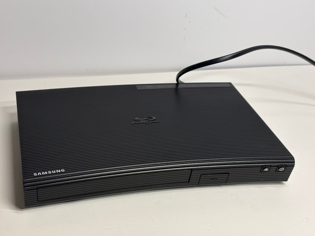Samsung BD-J5700 Smart Blu-ray Player Wi-Fi HDMI