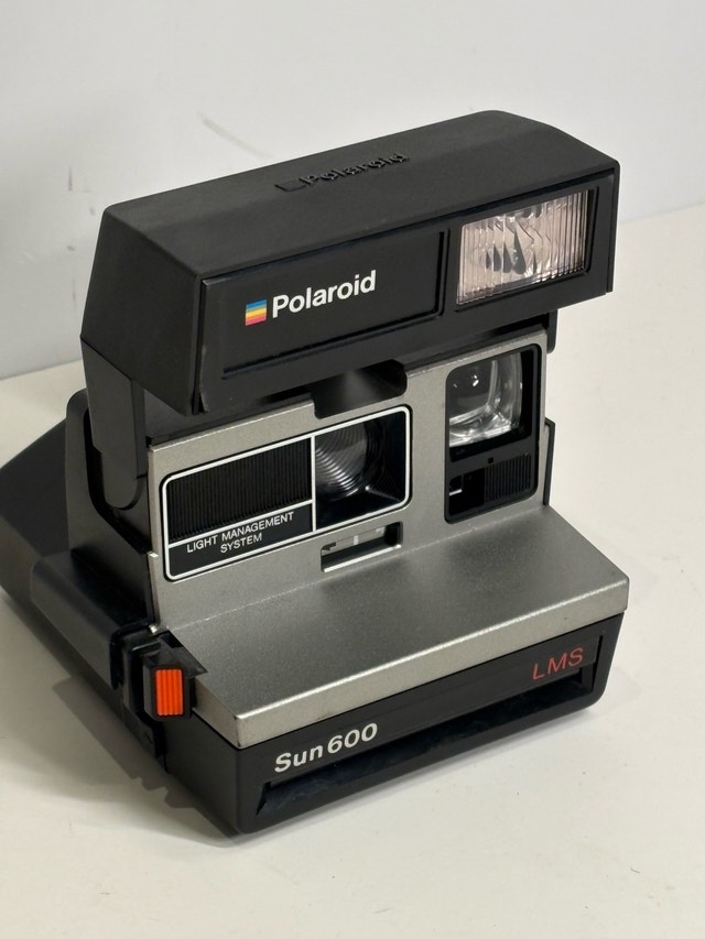 Polaroid Sun 600 LMS Instant Camera - photo 2