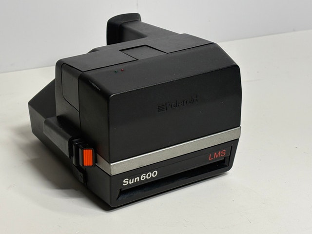 Polaroid Sun 600 LMS Instant Camera - photo 3