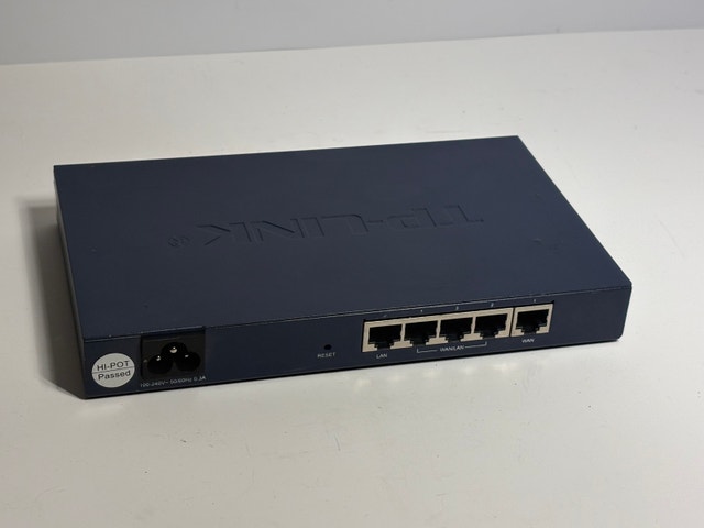 TP-Link TL-R470T+ Load Balance Broadband Router - photo 4