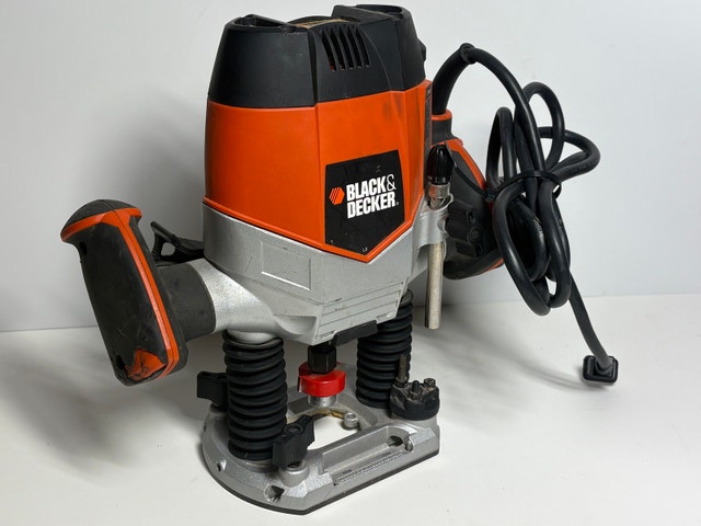 Black & Decker Plunge Router RP250-CA - photo 2
