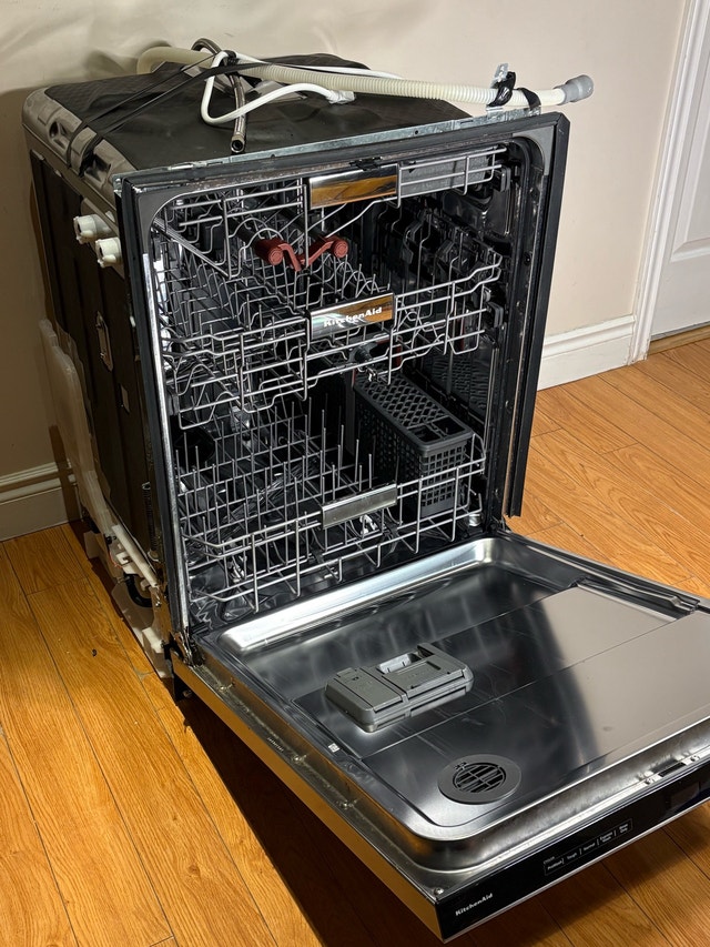 KitchenAid KDPM604KPS Dishwasher – Serviced & Tested - photo 3