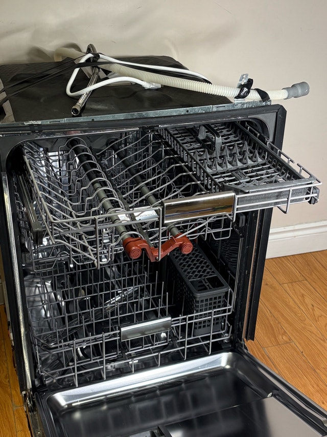 KitchenAid KDPM604KPS Dishwasher – Serviced & Tested - photo 5