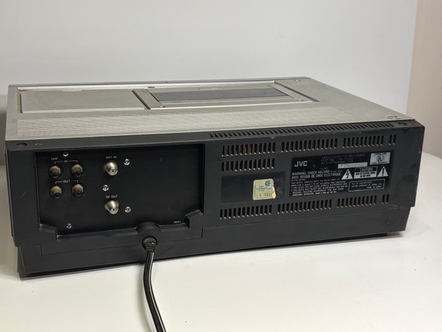 JVC HR-7200U Vintage Top Load VHS VCR Tested Working - photo 2