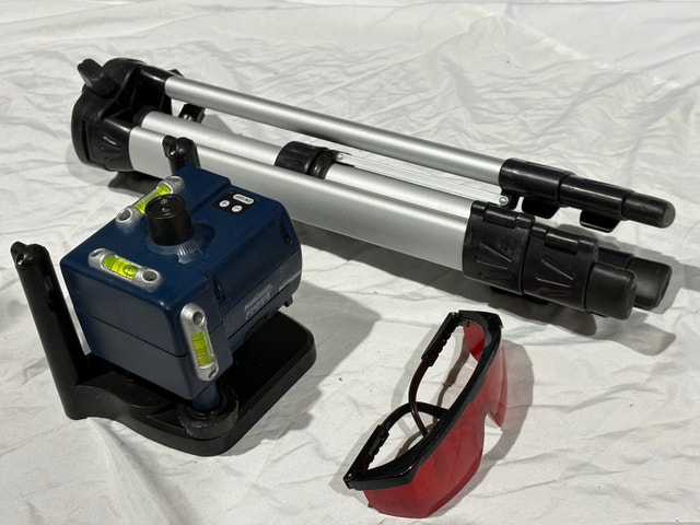 Mastercraft Hawkeye Laser Level Kit with Tripod & Case - photo 3