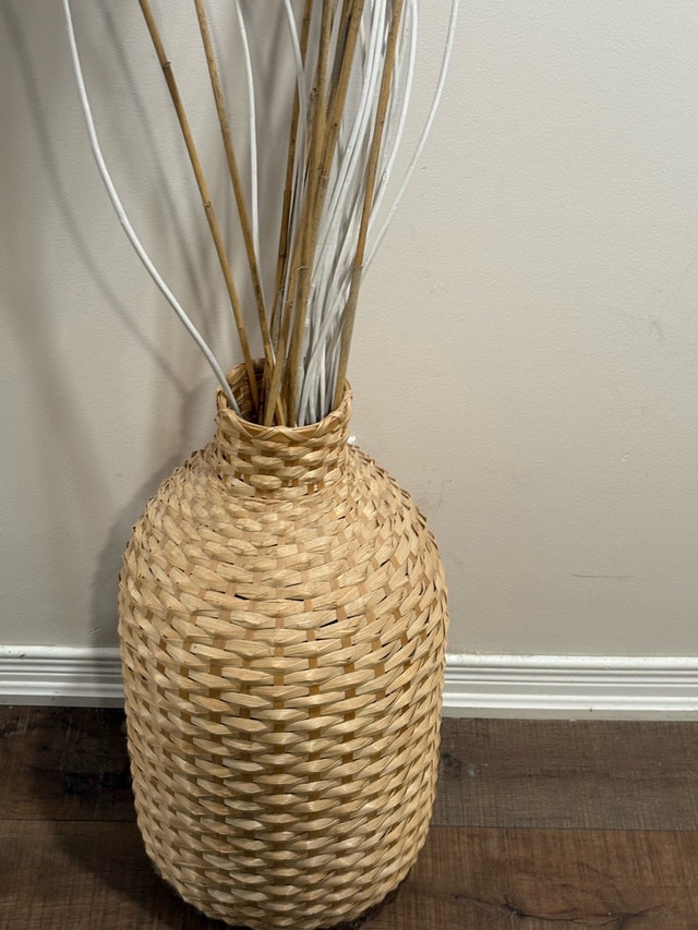 Grand Scale Woven Floor Vase + Pampas Arrangement - photo 5