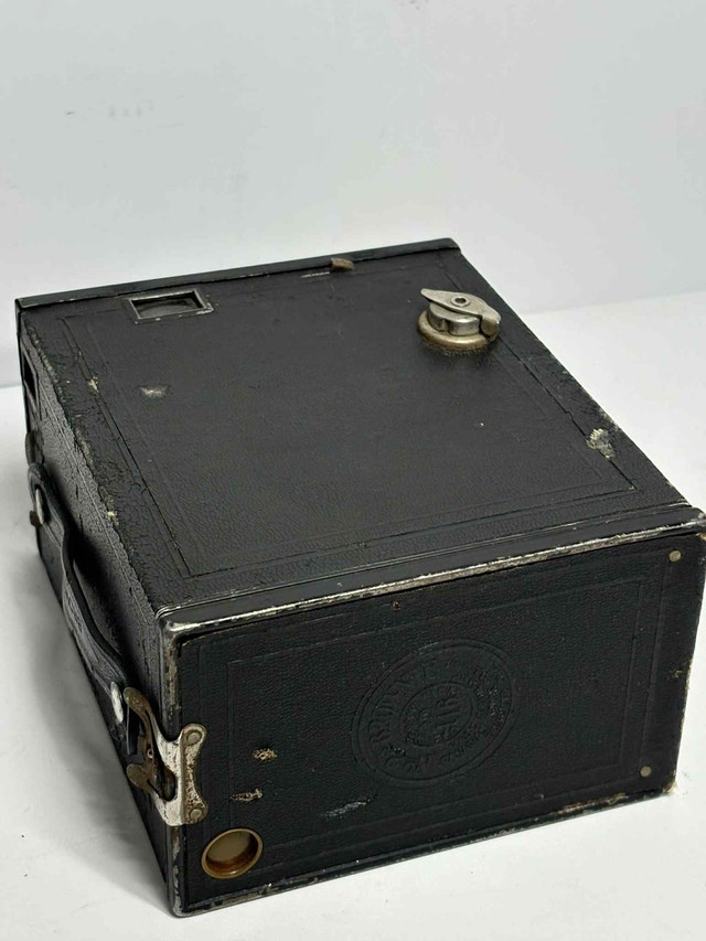 Vintage Kodak No. 2A Brownie Model C Box Camera - photo 4