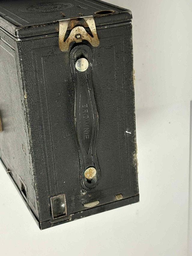 Vintage Kodak No. 2A Brownie Model C Box Camera - photo 5