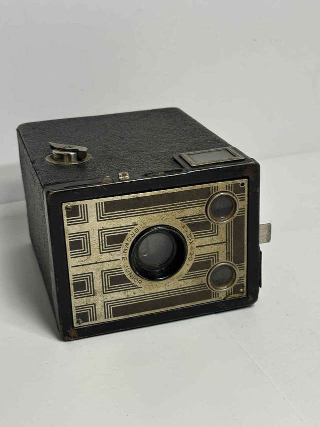 Vintage Kodak Brownie SIX-20 Box Camera – Art Deco
