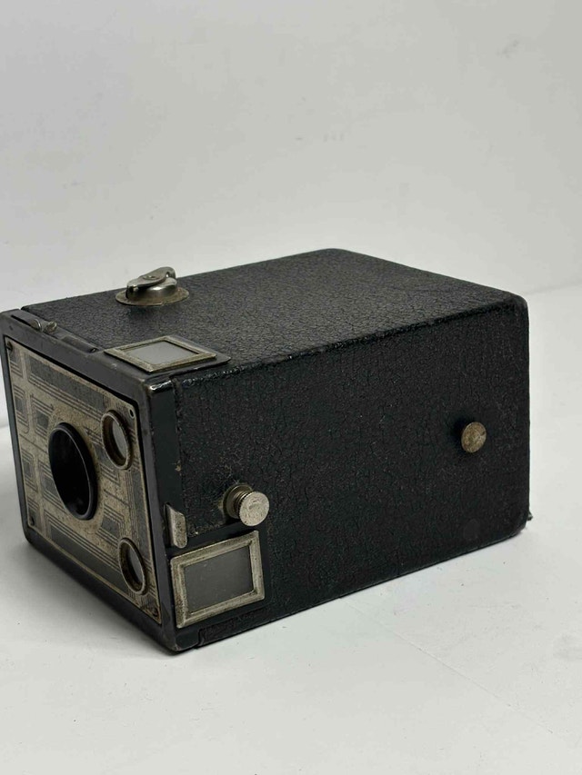 Vintage Kodak Brownie SIX-20 Box Camera – Art Deco - photo 5