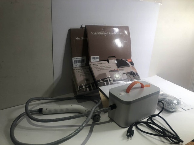 Hiee Steam Cleaner – Like New, Full Kit - photo 3