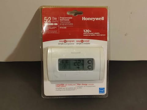 Good Finds | Honeywell 5-2 Day Programmable Thermostat