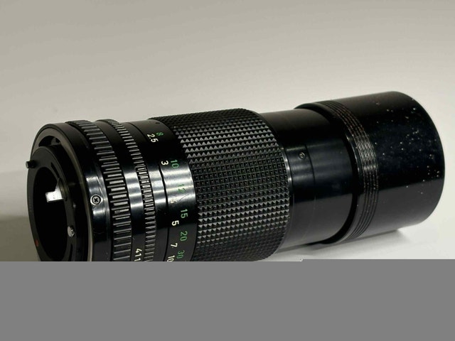 Canon FD 200mm f/4 Telephoto Lens – Newest Version