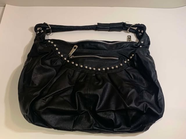 Good Finds | Chic Black Studded Shoulder Bag - photo 2