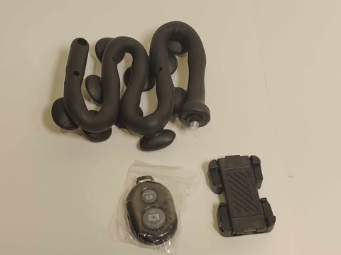 Selfie Snake with Wireless Remote | Good Finds - photo 2