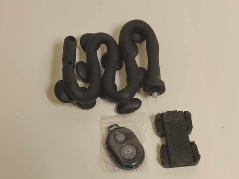 Selfie Snake with Wireless Remote | Good Finds - photo 5
