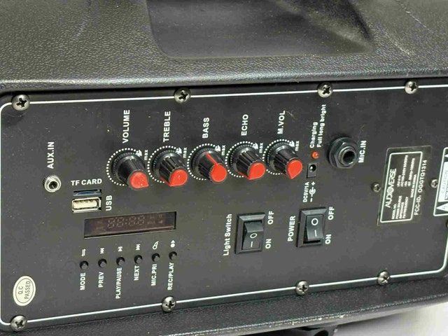 AUDIOVERSE AV-819 Portable Speaker w/ USB & Mic Input - photo 3
