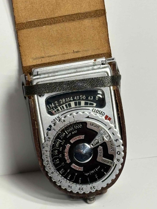 Vintage Sekonic L-6 Light Meter | No Batteries Needed - photo 2