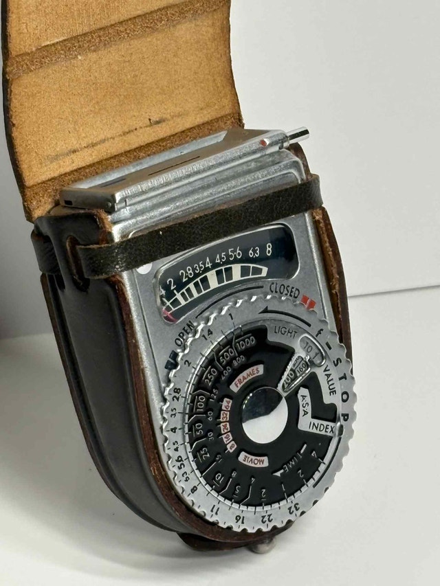 Vintage Sekonic L-6 Light Meter | No Batteries Needed - photo 3