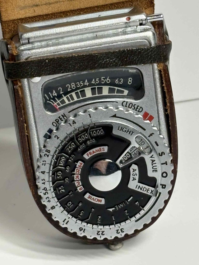 Vintage Sekonic L-6 Light Meter | No Batteries Needed - photo 4