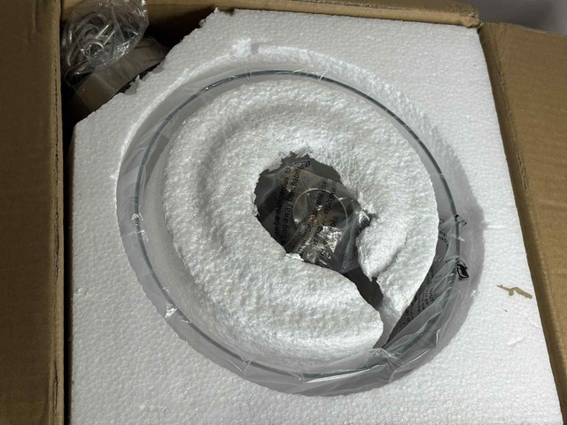 Brand-new WUZUPS Model USHD30303 3-light ceiling/vanity fixture. - photo 3