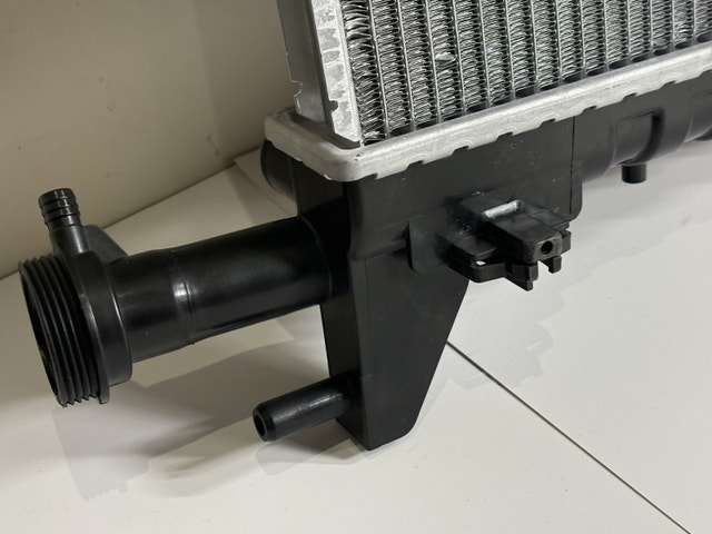 Universal Aluminum Radiator - 28" x 19.5" Core - Auto - photo 3