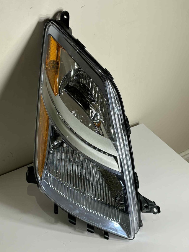 Passenger Headlight Prius 2006–2009
