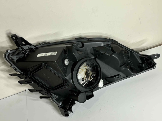 Passenger Headlight Prius 2006–2009 - photo 2