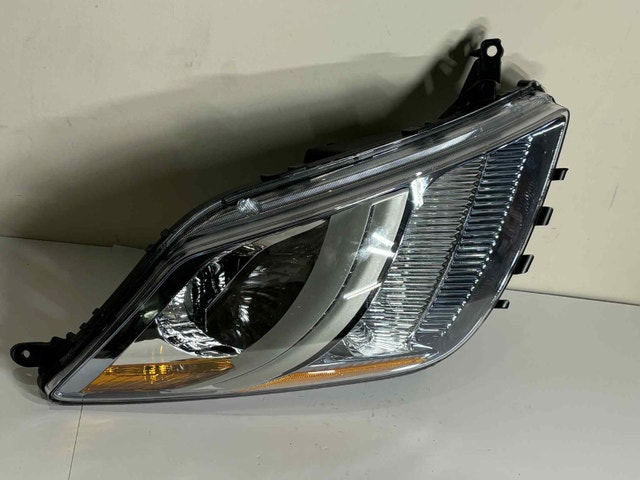 Passenger Headlight Prius 2006–2009 - photo 3