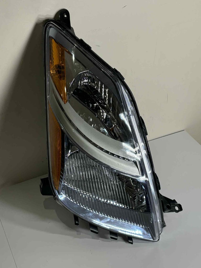Passenger Headlight Prius 2006–2009 - photo 5