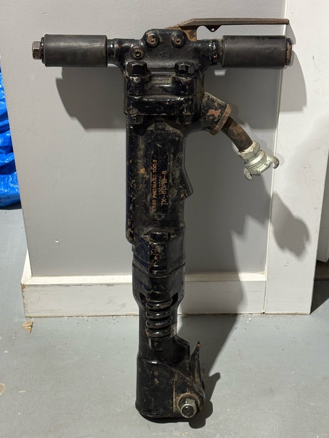 Texas Pneumatic TX-60PB-8 Paving Breaker – 60 lb Air Tool