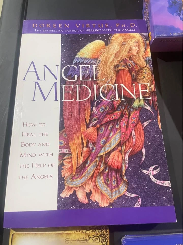 Archangel Michael Oracle Cards and Angel Medicine Book - photo 5