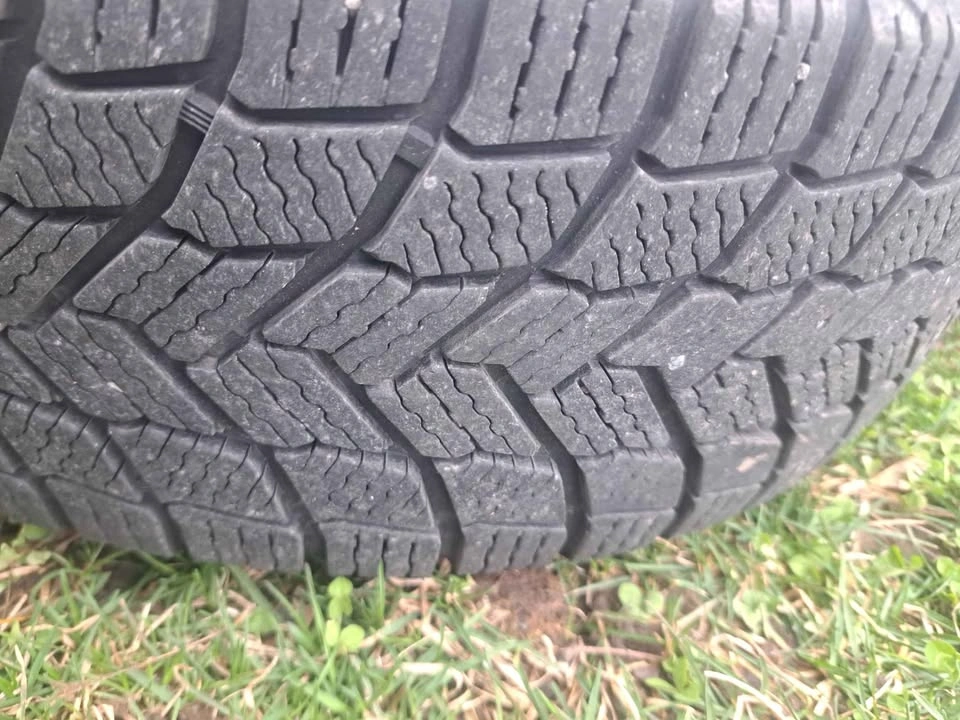 205/60 R16 Winter Tires on Rims - photo 2